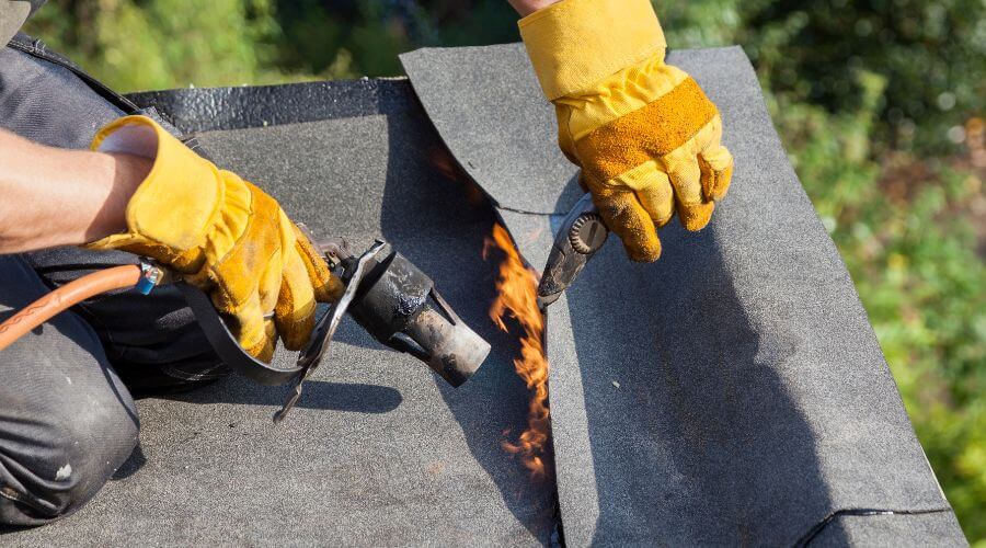 Professional gutter cleaning in Geary, OK